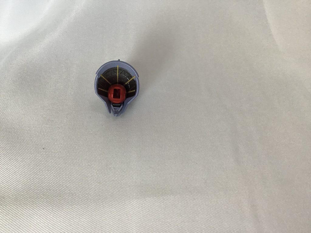 ちょっとこだわりポイント

メットの裏面って正面からでも結構見えるので…。