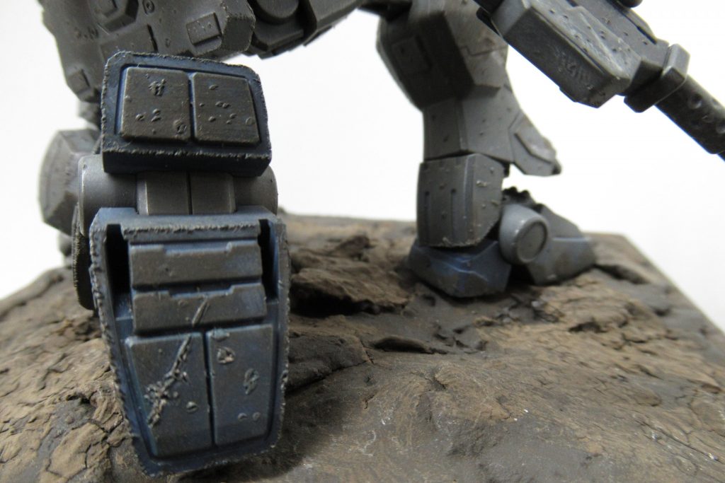 足裏の汚れ表現はいつもしていますが、ようやくちゃんと見せられるなぁと思っています。
ところでウェザリングペーストすごいね。もろ土じゃん。