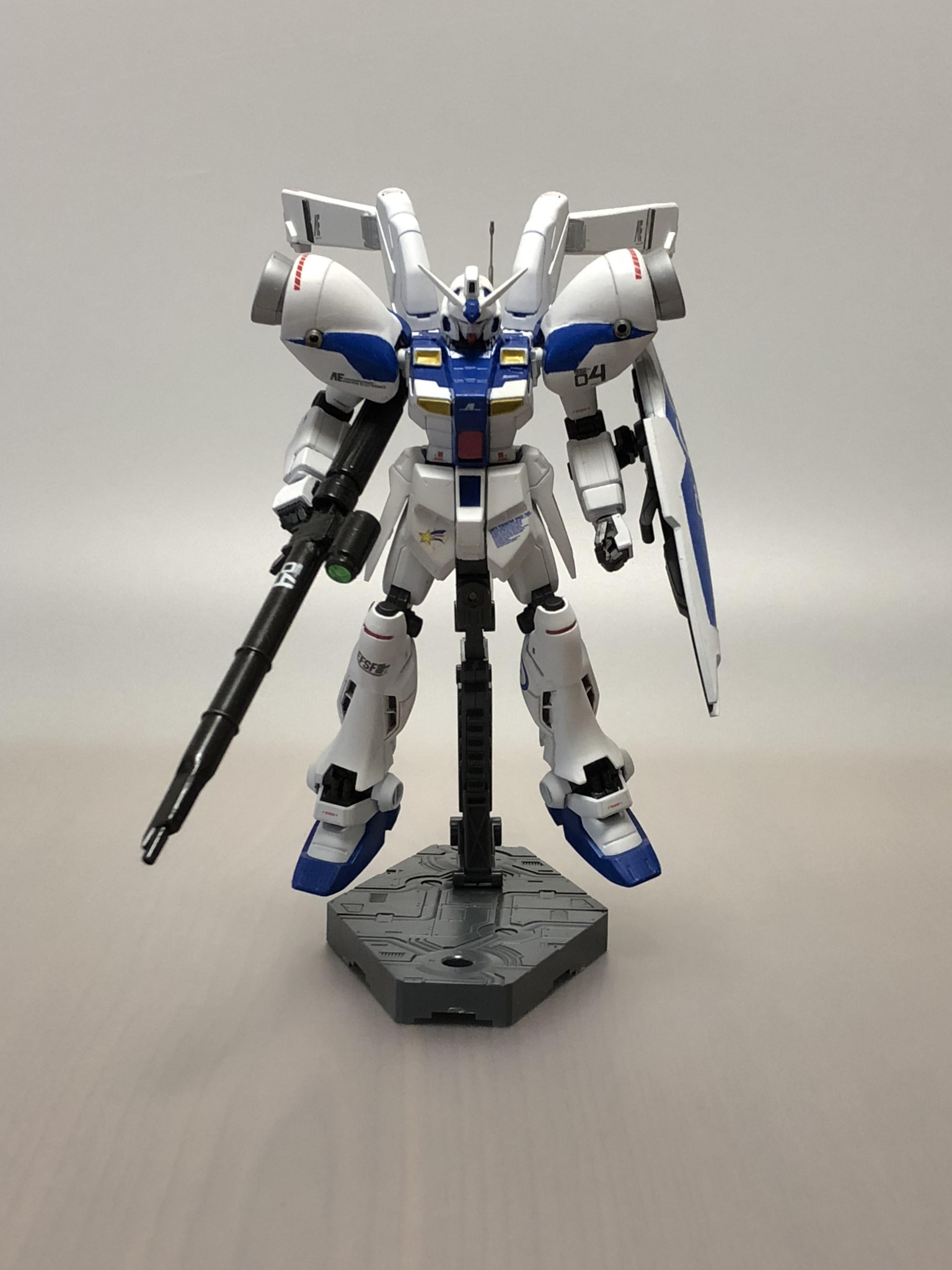 Hg Rx 78 Gp04 ガンダム試作4号機 ガーベラ 鳥牛蒡さんのガンプラ作品 Gunsta ガンスタ