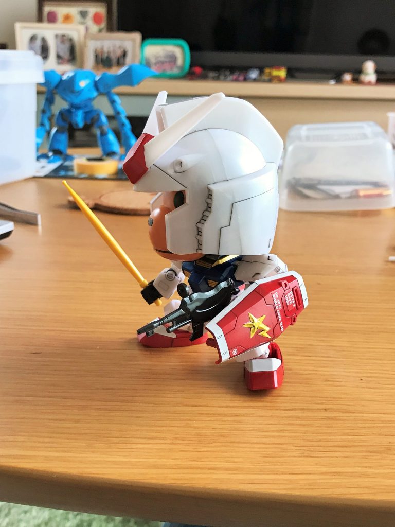 ビームサーベルとビームライフルはバナナの形、シールドの星も変わってる。