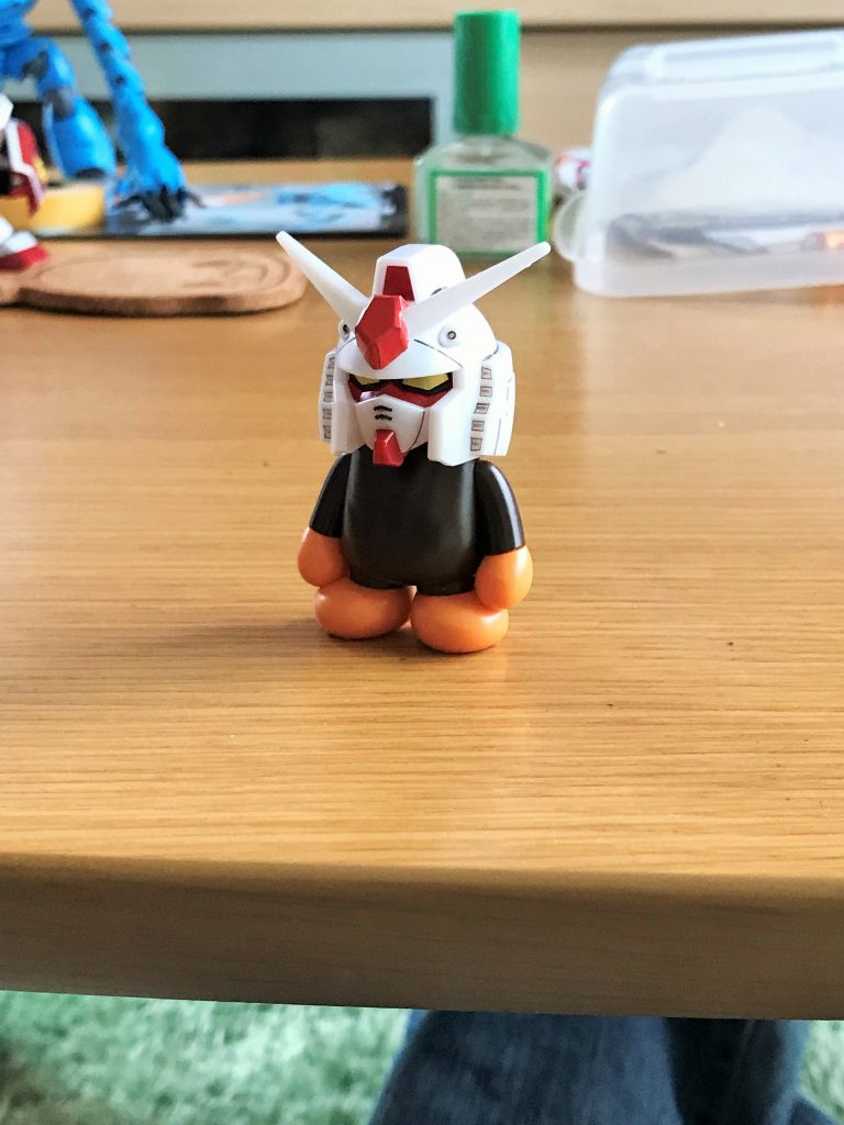 おまけ。余ったSDガンダムの顔と、BABY MILOの胴体。