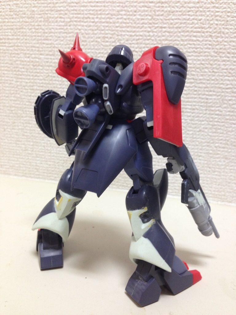 前より後ろ姿の方が印象の変化が大きいと思います。
それだけキットの出来が素晴らしかったので、弄る場所も目処が立って楽でした。