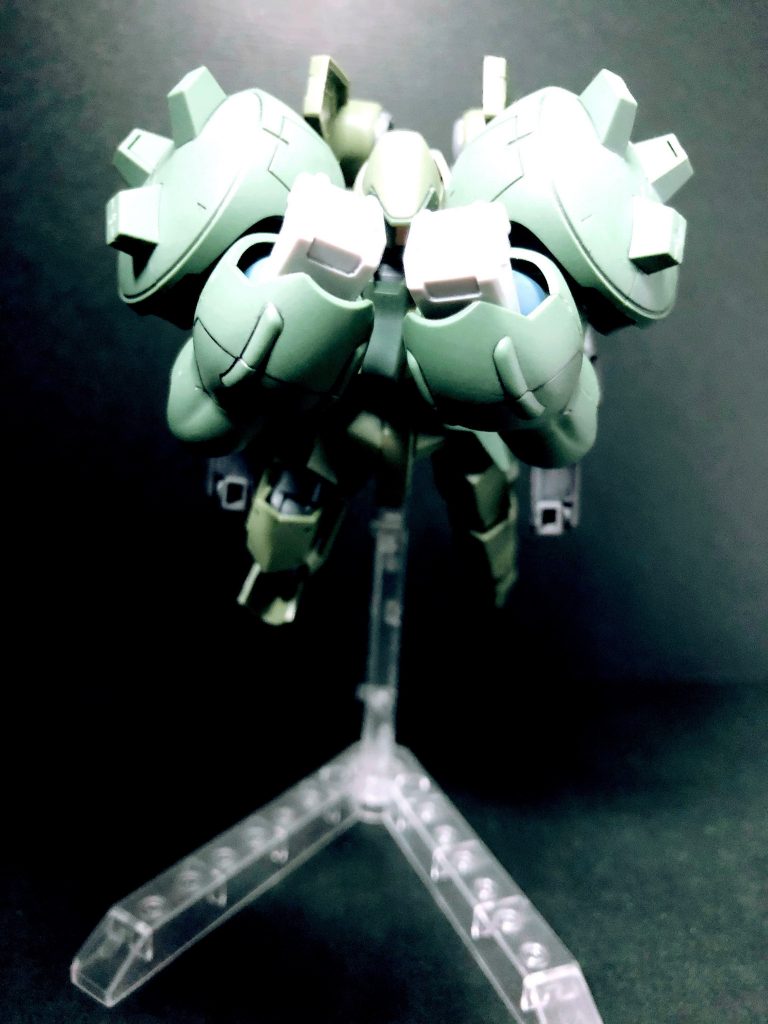 フルブーストによる必殺の突撃!
最高速度に達した状態での全体重を乗せたタックルは相手が何であれ破壊する!!
両腕による完全防御により射撃もほぼ無効化する!…が、流石にダインスレイヴとかは無理かな?