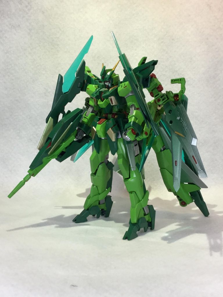 ## 〜機体解説〜
ーーーーーーーーーーーーーーーーーーーーーーーーーーーーーーーーーーーー
*【HI-015】AGEⅡ M-antislayer
フォース・Free Travelersに所属するヒイロの搭乗機。
ガンダムAGEⅡマグナムの改造機であり、M-antislayerはMode-anti Slayerを意味している。*
*本機はフェニックス形態への変形による高機動性を生かし、敵機の背後に回りこみ、近接攻撃で確実に撃破する事に主眼が置かれている。その為武装は近接格闘戦に特化されている。*
*フォース内では高機動性を活かした敵部隊の撹乱、陽動、他のメンバー砲撃時の援護を担う。最大の任務は万丈隊長が団長砲を放つ際、敵のスレイヤー達を足止めする事である。*
*「団長!撃って!!!」*
*ヒイロは語呂の良さから本機を