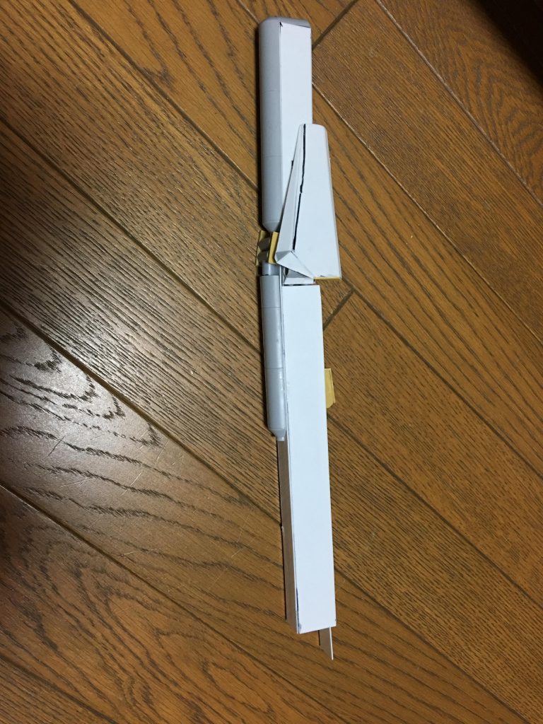 バスターカノンはプラ板とプラパイプ、ジャンク品で自作折り畳みロックはプラパイプ使用してガッチリと固定できるようにした。