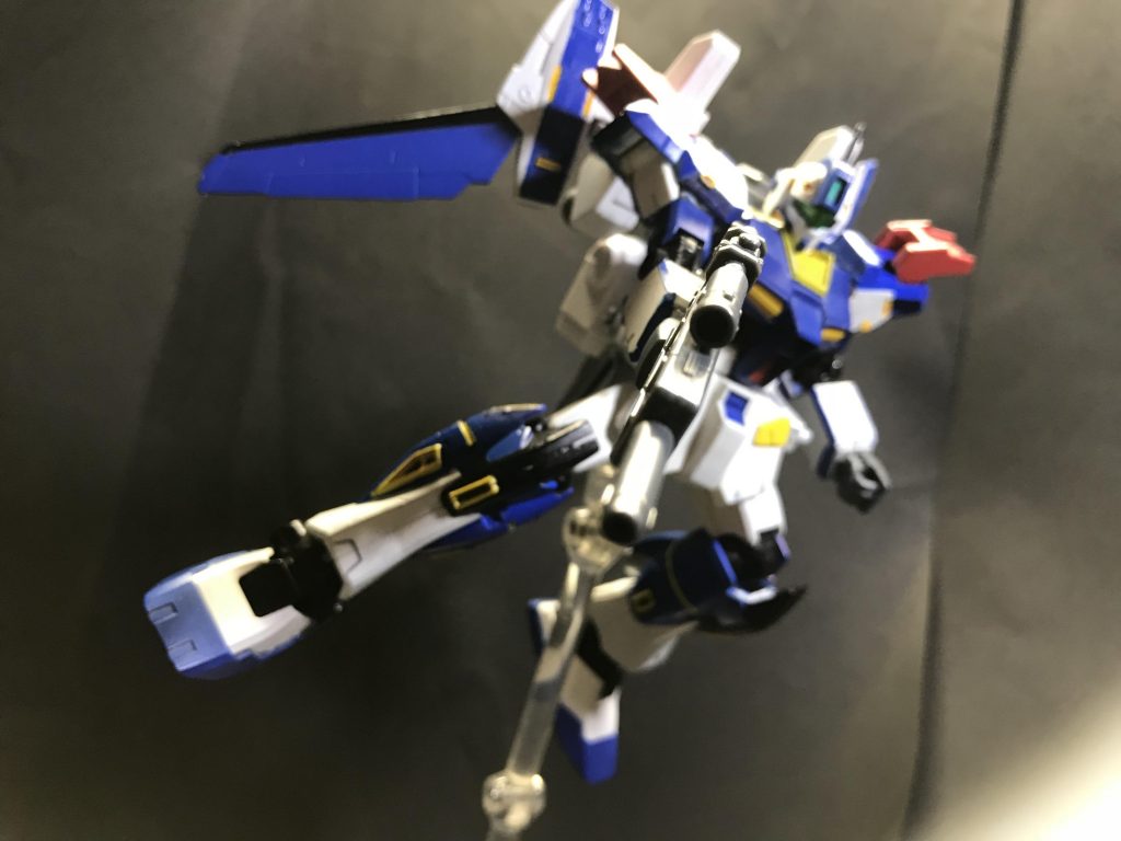 フライト!ビームライフルはキャンペーンのモノをそのまま使用。手首はビルドナックル(丸)にしてます。