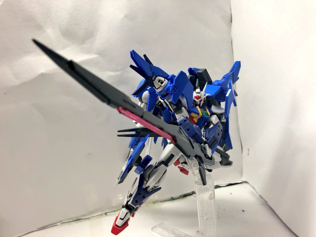 ダブルオースカイをベースに強化されているので、装備していた武装も健在。