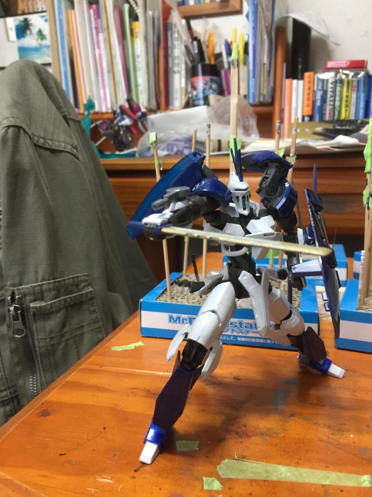 ヴァルキュリアカリバーと対人・モビルワーカー用腕部機関銃
 カリバーはグリムゲルデのソードと同じ材質。普段は盾に収納。
 機関銃はミサイル迎撃にも使えます。