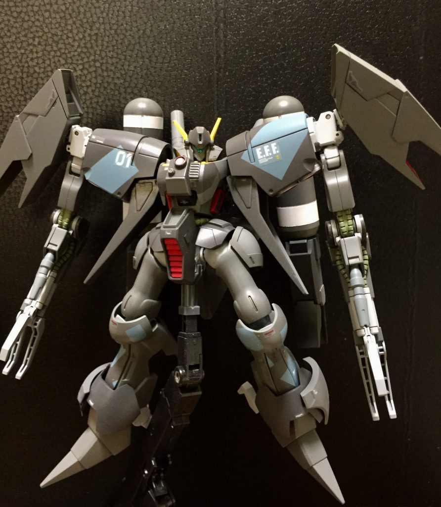 正面写真

大きくシルエットの変更はありませんが、所々オプションパーツでデティールアップしています。