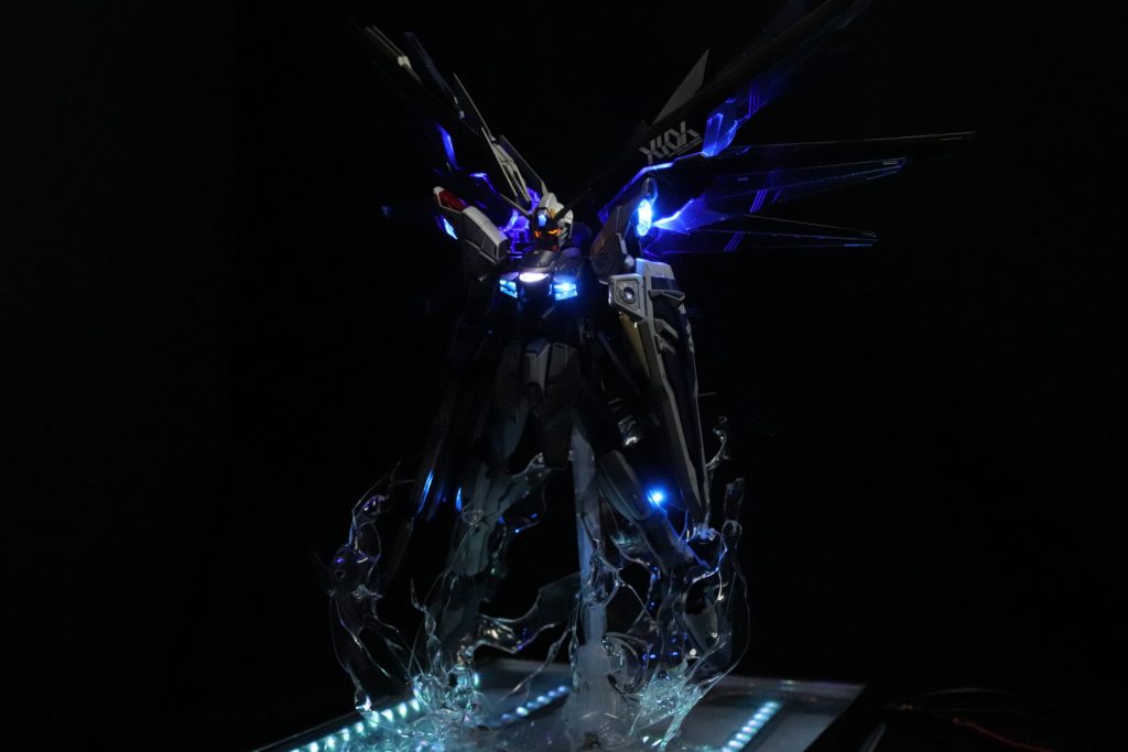 舞い降りる剣 フリーダムガンダム–6枚目/制作者：あぬびすん @anubisnn