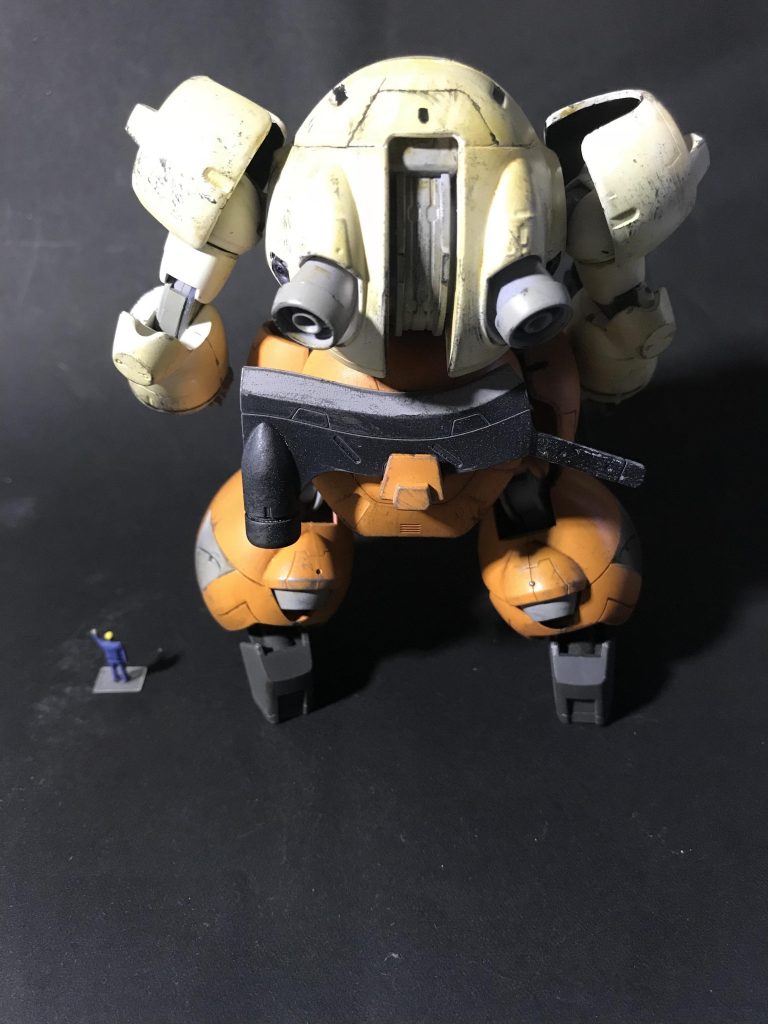 バック。背中バーニアがギチギチなので組むのは最後にすればよかったなと後悔。