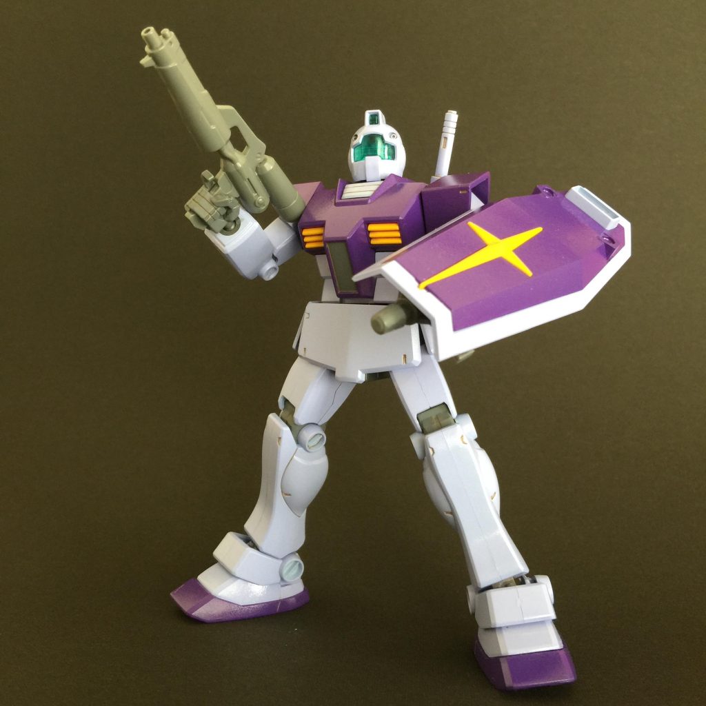 ジムコマンド宇宙用のライフルを装備。
グリップ部分を削ってジムの持ち手で
構えれる様にしてます。

缶スプレー塗装でもなかなかイケる様な
気がしてきましたよ（╹◡╹）

閲覧ありがとうございました( ^ω^ )