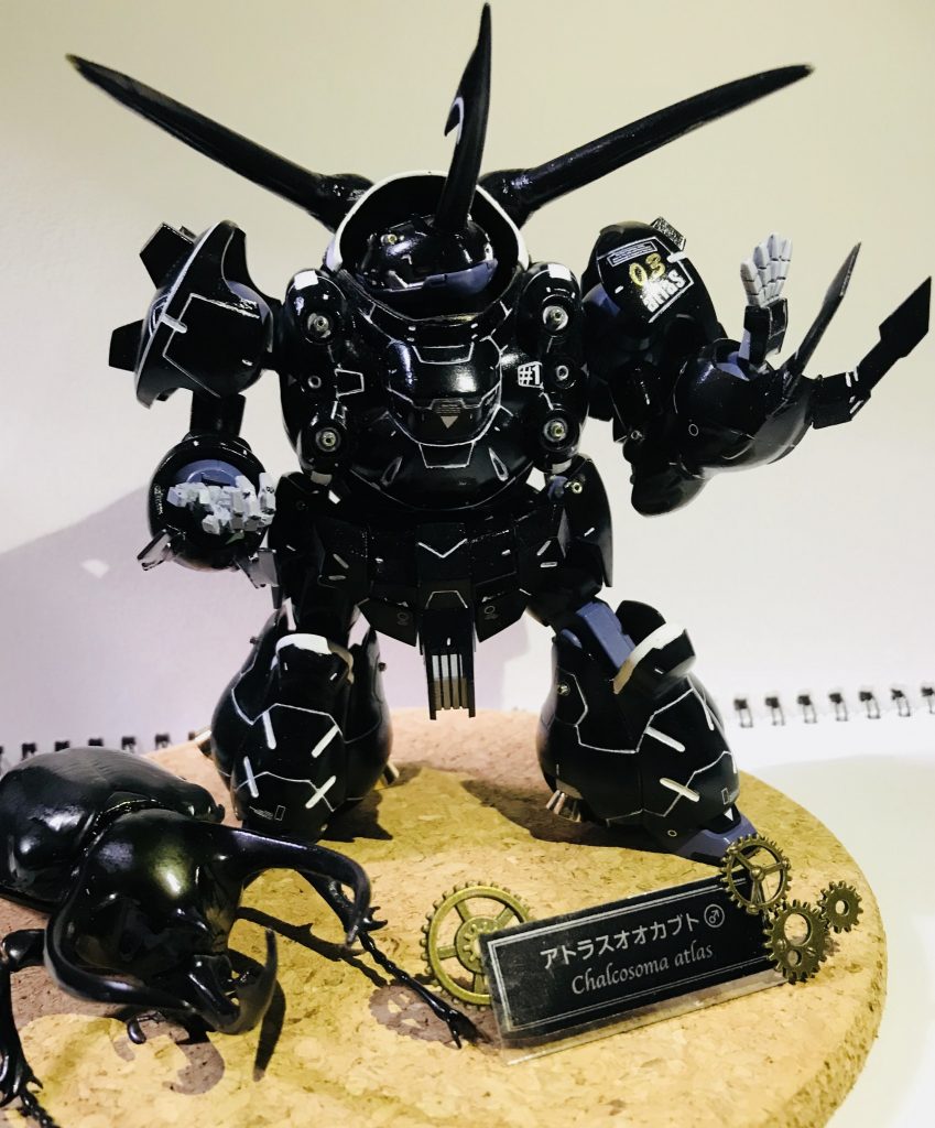 リアルなアトラスオオカブトムシとのツーショット！