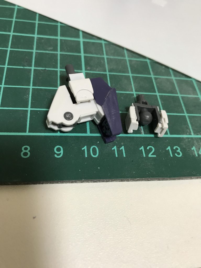 足首スカスカになってたので、ハンドパーツを使って目隠し追加。