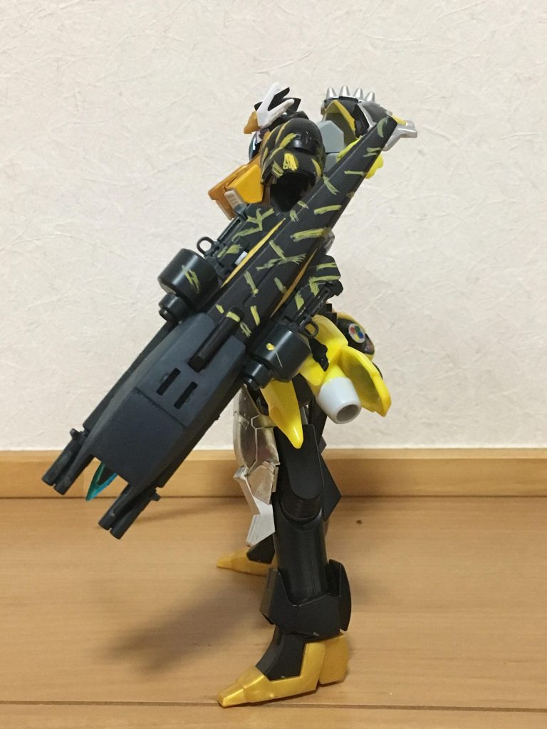 ユニコーンのガトリングとZのシールドをくっつけた。たぶんこれでも殴れる。模様はテキトーに。