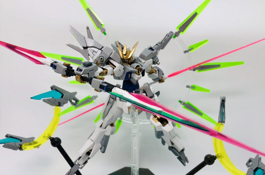 ビームサーベルと合わせてツインランスの二刀流も