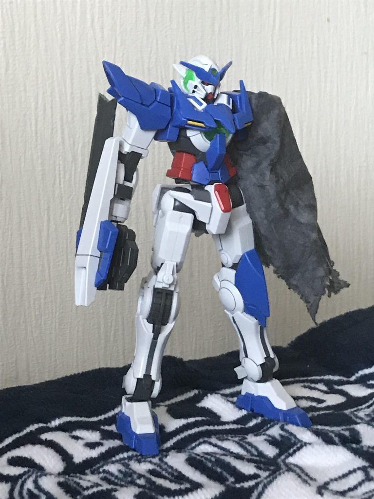 その2。右目は普通の目の上から赤目を貼りました