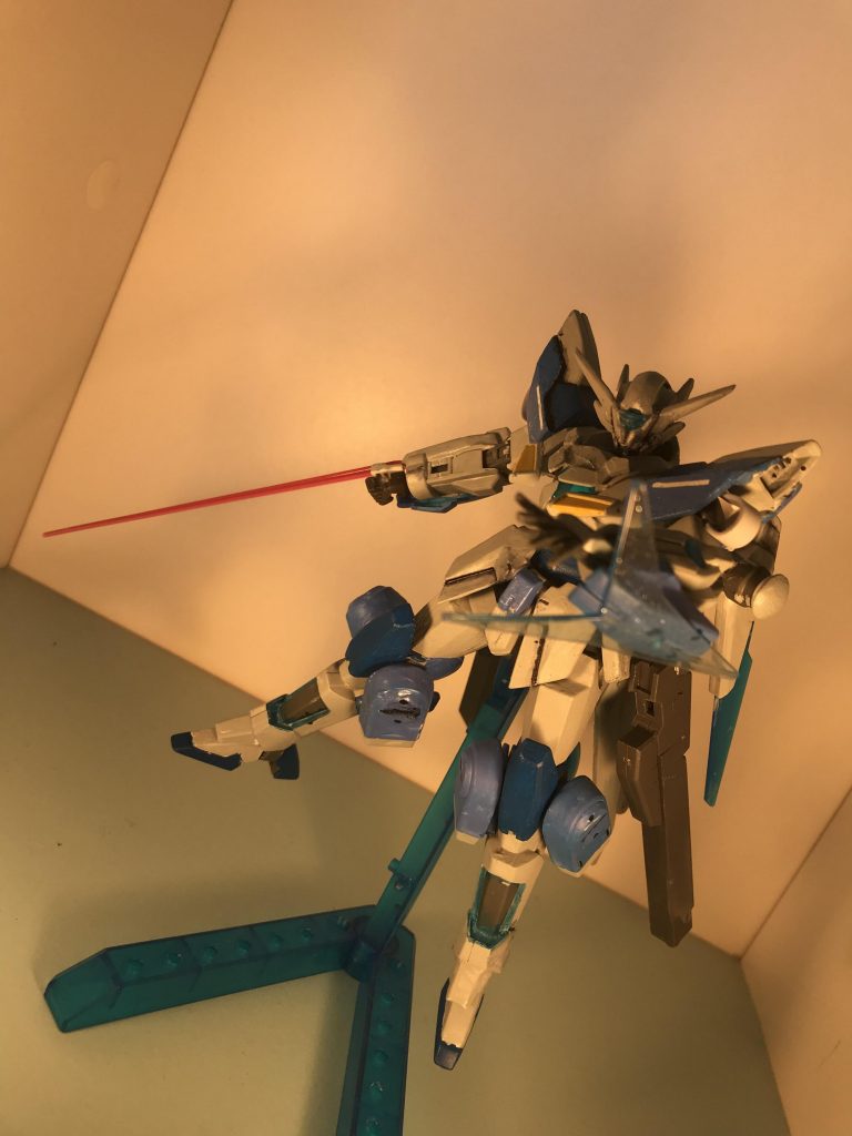 GNビームサーベル
両腕部に装備されているボックスタイプのビームサーベル。牽制武装として、GNバルカンも内部に装備している
GNブレイザー
本機の主防御兵装。ビームを跳ね返す事も出来るため攻撃にも転用できる。