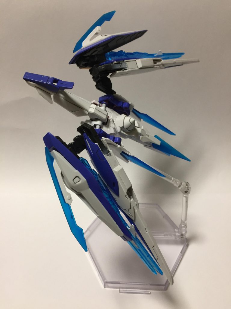 BFシリーズらしくバックパックは支援機に分離します。