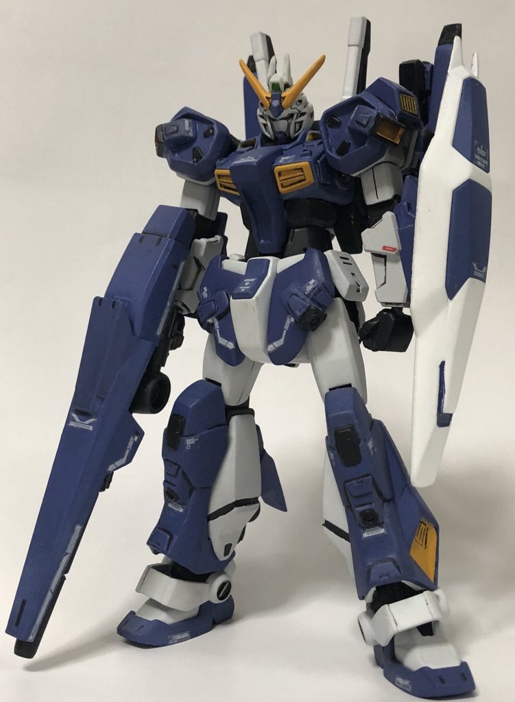 フロント
改造自体はアーマーになっていて、[A-R]はオールレンジからきてます、肩のアーマーはトリスタンの肩を元にパテとウェーブのバーニアパーツから、腰のフロントアーマーはトリスタンのフロントアーマーと、プラ板、バーニアパーツから、脚はフォーエバーの脚アーマーとプラ板、パテ、ディテールアップパーツから製作