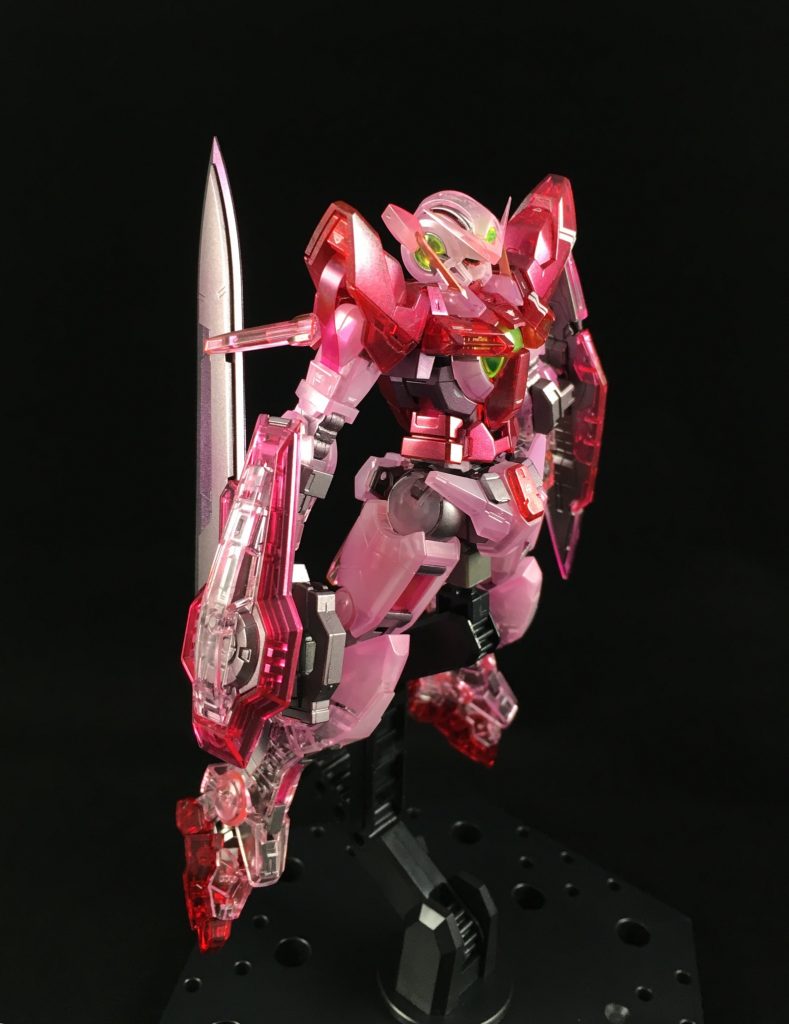 ピンクの外装ははルビーレッドとクールホワイト、クリアピンクで調色したものを吹いた後、所々にクリアピンクにマゼンタを混ぜたものを吹いています