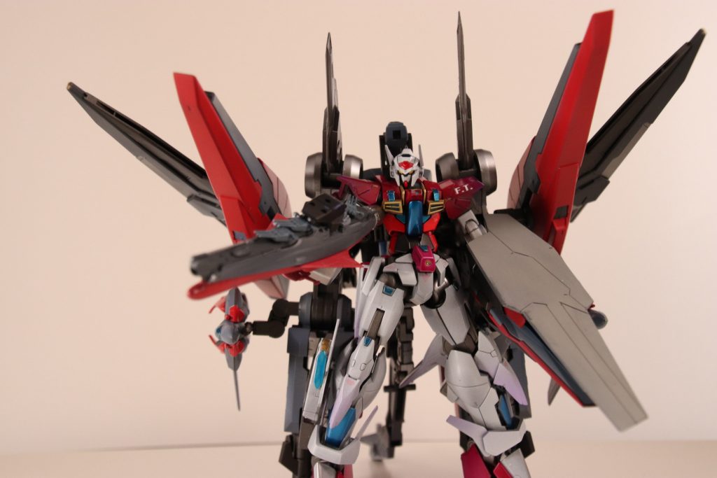 火力と出力を両立する為の装備
マ◯ロス クォーターとアサルトパックをモチーフに制作された