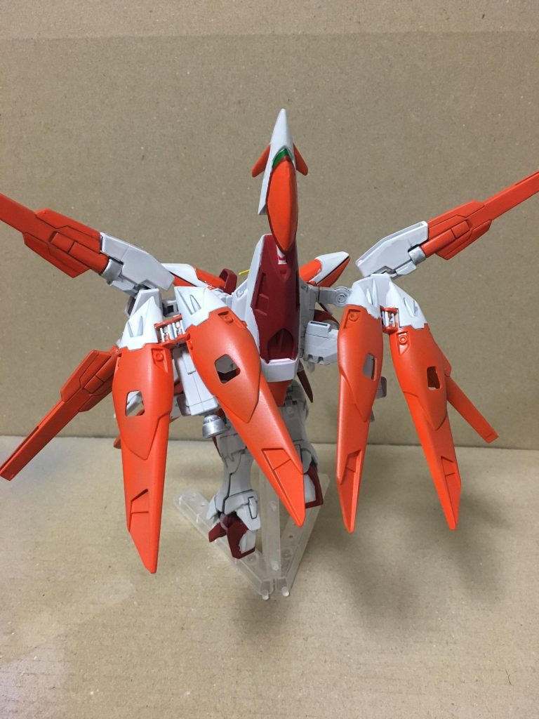 後ろ姿の翼などの展開