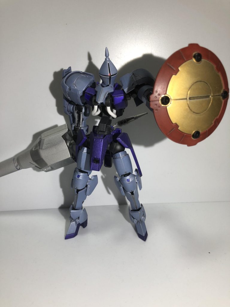 盾は可動可能。でもミサイルでないよw