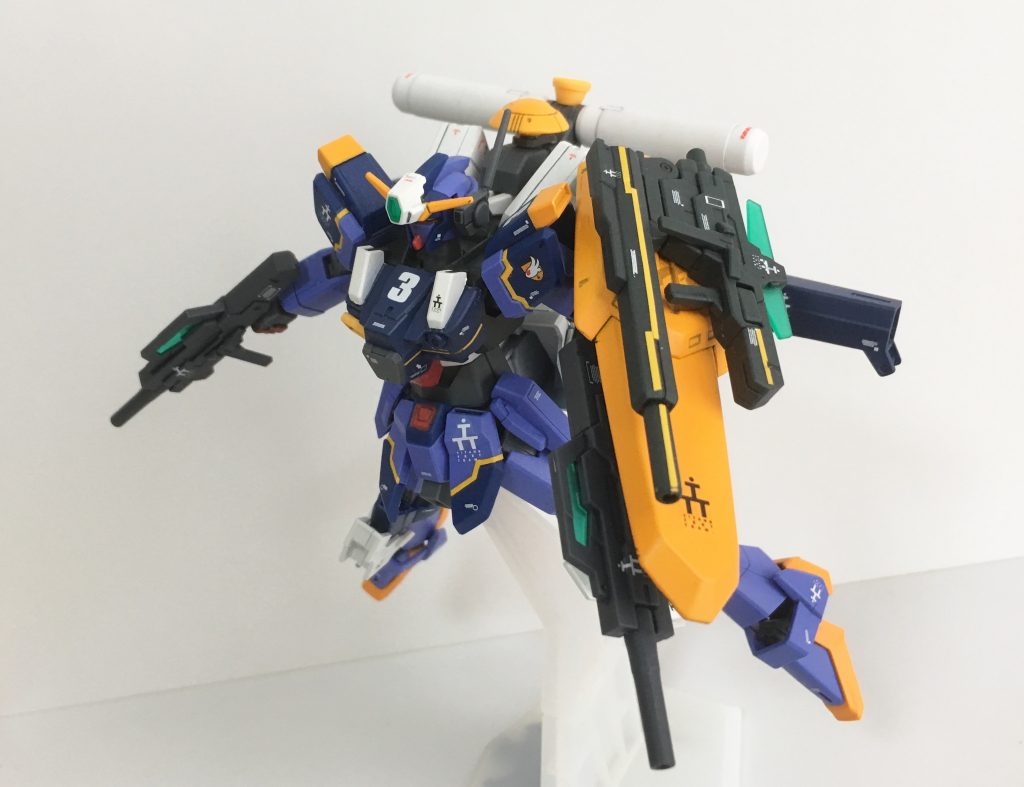 背中には各種レーダーを装備、センサー性能も高そうですね♪