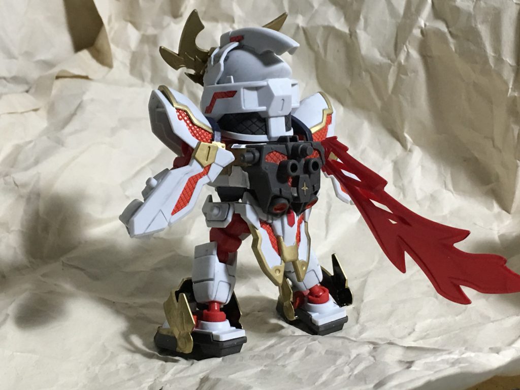 シノビ形態 バックショット
機体自体はつや消し。脚部の1部のみ光沢で仕上げております!