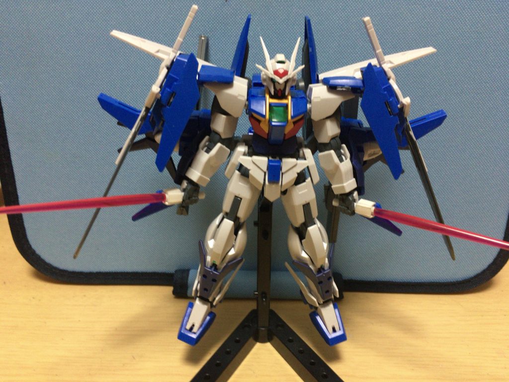 ・オリジナルトランザム「トランザムブレイカー」
トランザム、光の翼(デスティニー)、ゼロシステムを同時発動したシステム このシステムに慣れるまでかなり時間がかかった