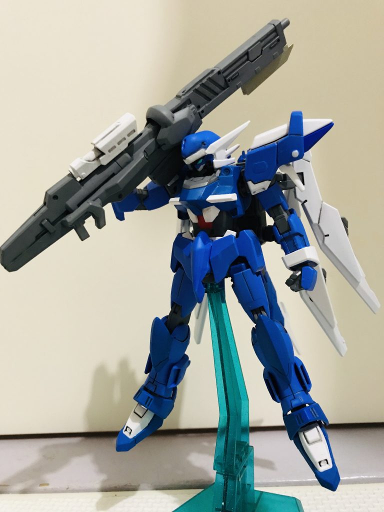 武装はオクスタンバスター(仮名)、ビームサーベル2本、頭部バルカン、Fファンネル4つ、ブレードスタビライザーとなっております。
