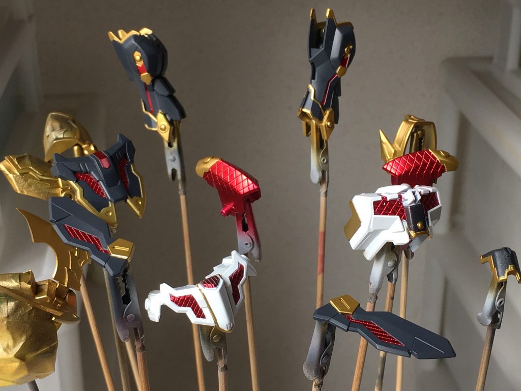 はじめて付属のシールを使ってマスキングしました。
サイズピッタリでいい感じに楽できます。