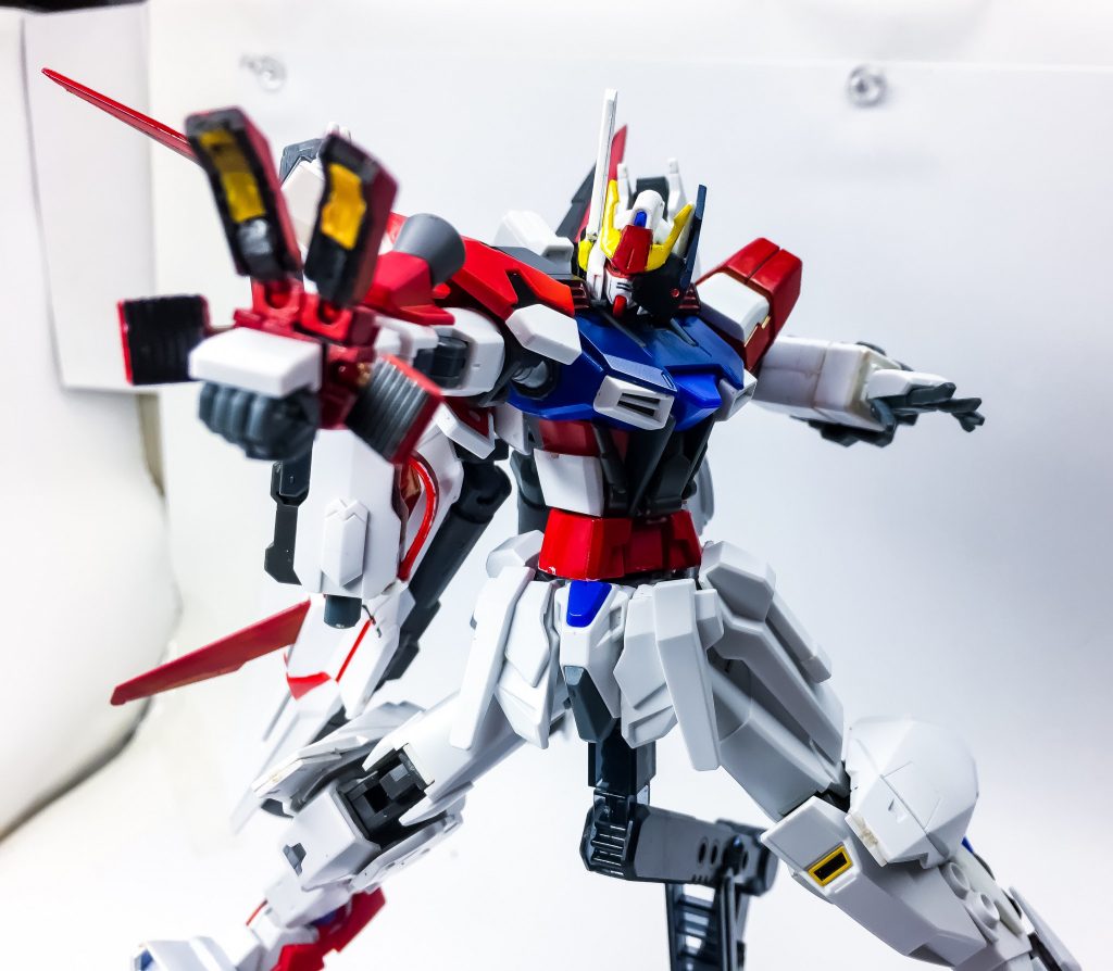 ## 合体形態
フレキシブルに可動するバーニアにより、自由自在な立体機動が可能!
単独飛行時では小回りが効かなかったが、合体形態ではバーニアが左右に可動するようになる!