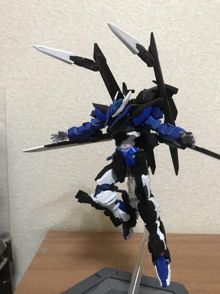 天モード、前方にマガノシラホコ改を展開して
敵を捉えたり自機を固定したりするのに使用するモード