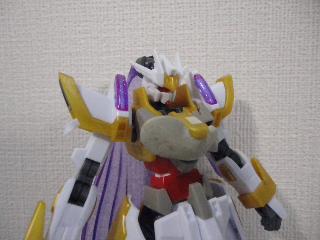 フェイスをエクシアに変更　胸当てをパテで作成