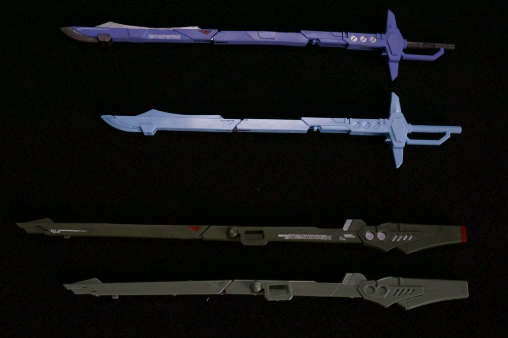 延長していないものとの長さ比較です。
ソードに関してはビームエフェクトも同様に延長しました。