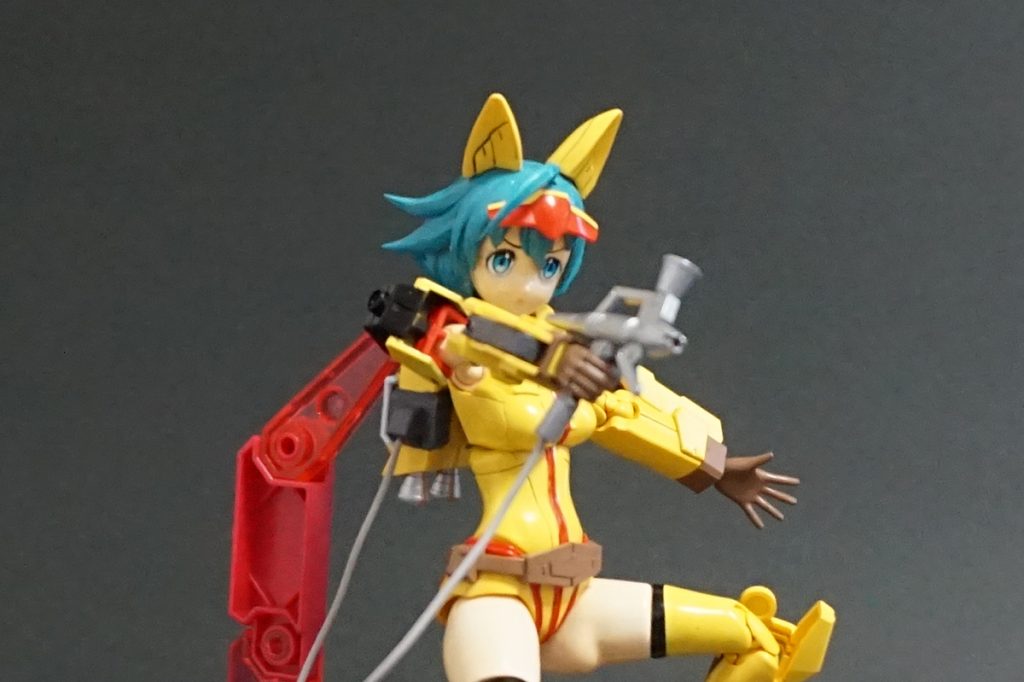 スプレーガンはメタリックに塗装しています。