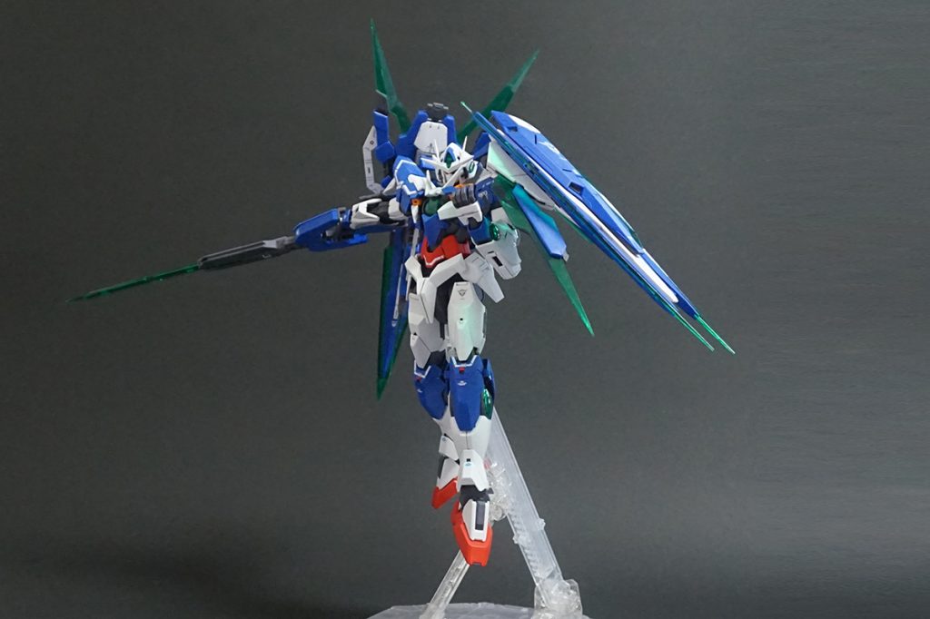 スマートな機体はこういったポーズが似合います。