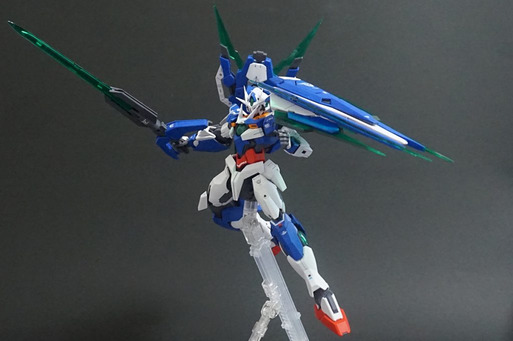 全高は低めな機体ですが、すごいボリュームになっています。