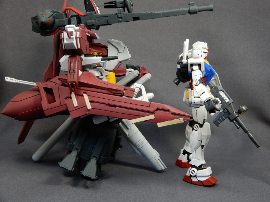 前後幅結構あるので、HGにしては大きいです！