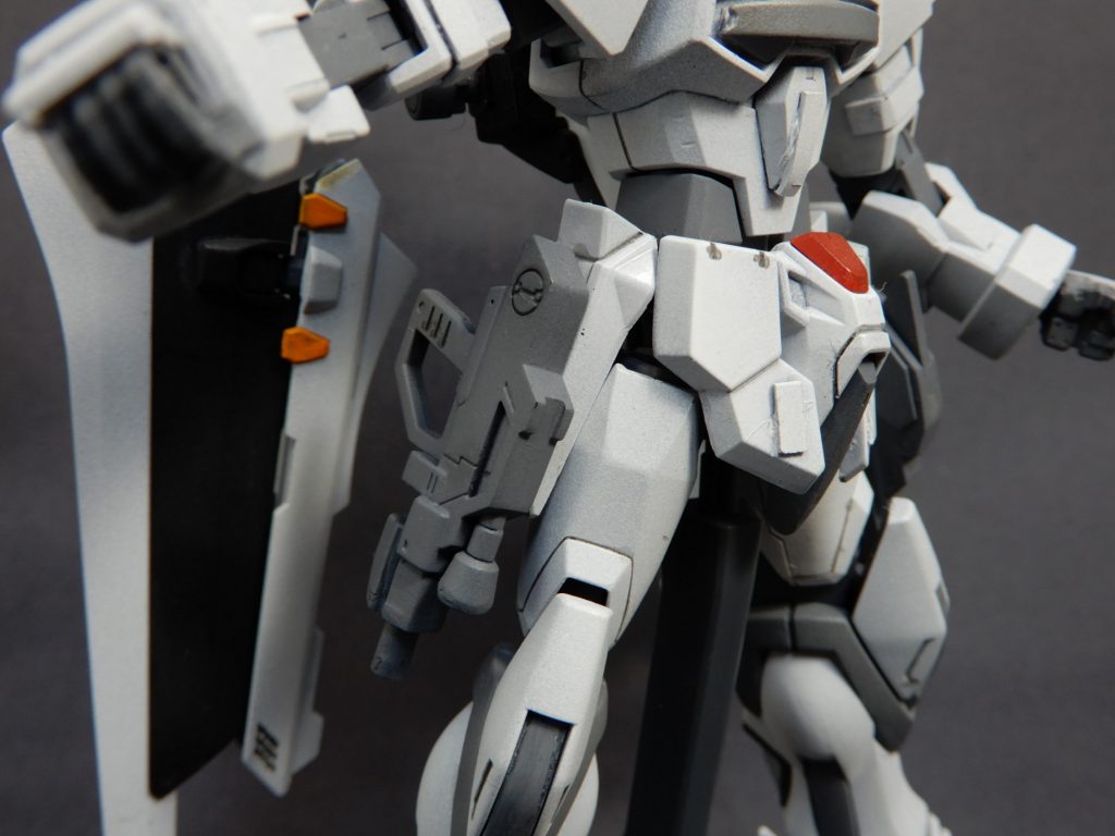 今回初めてネオジオ磁石を使い、サイドスカートにビームライフルが付けられるようにしました