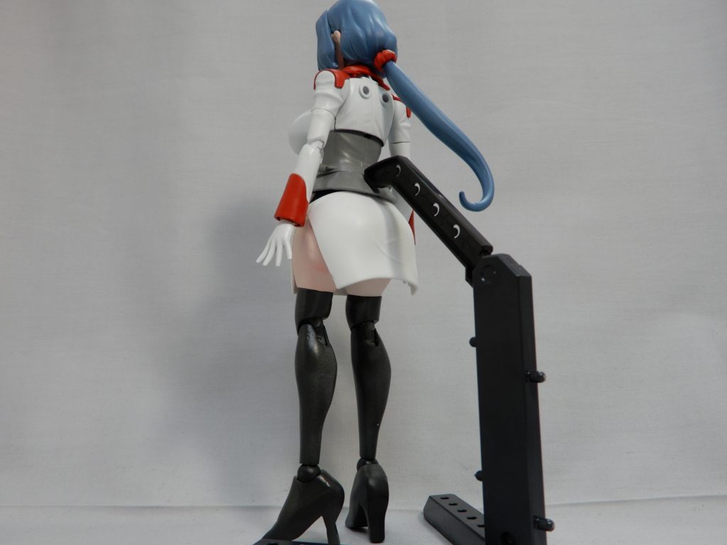 背面　装備類は全て外し、女性らしさ重視で制作