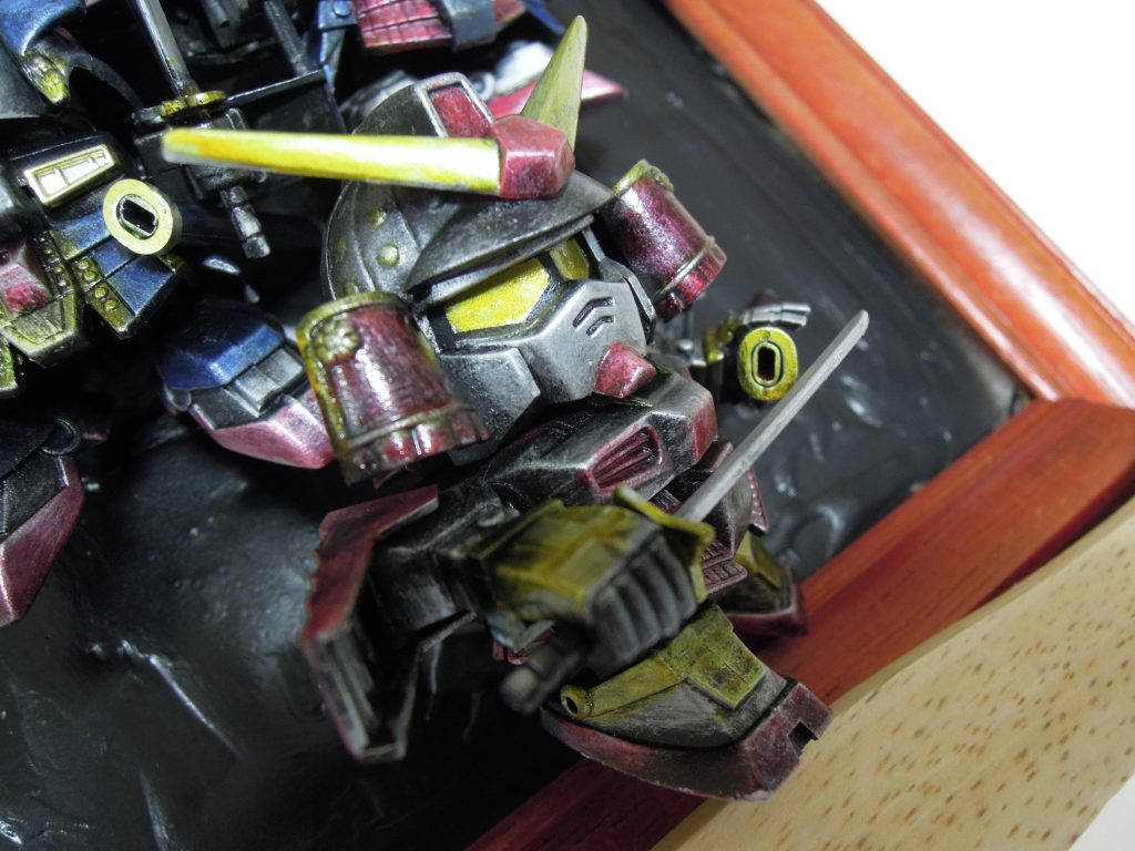 初めて作ったガンプラ、武者ガンダム。自分のおこづかいで買って、色も塗りました。動かしたら塗装は剥げる事を知りました。