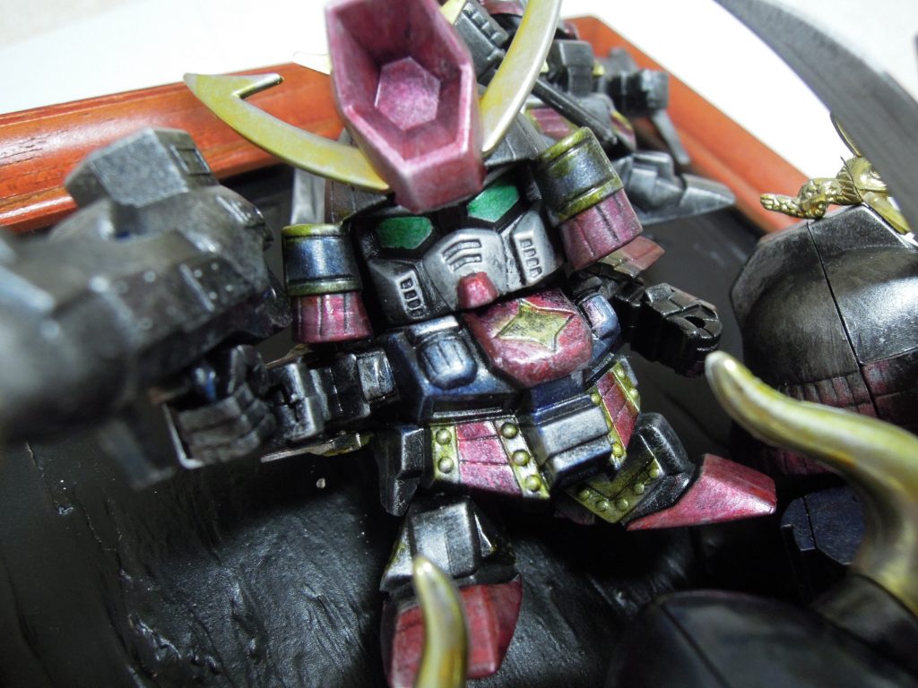 武者ΖΖ。
色褪せた完成をイメージしていたら、作っているうちにカラフルなのが嬉しくなり、錆びと退色はやめました。