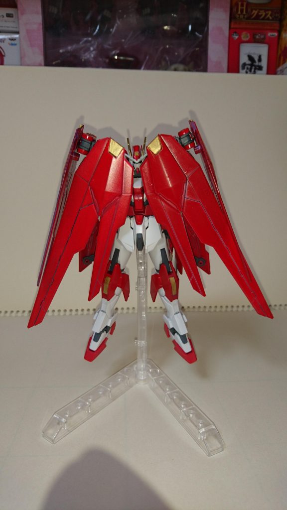 フルシールドモードです。
シバ・ツカサやチャンピオンのオールレンジ攻撃に対し、全方位への鉄壁の防御で対応することを考慮したモードです