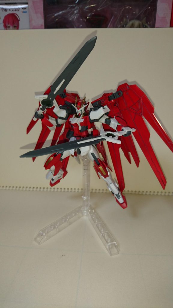 フェニックスウイングモードです。
シールドバインダーが翼となり、機動性の底上げがされてます。