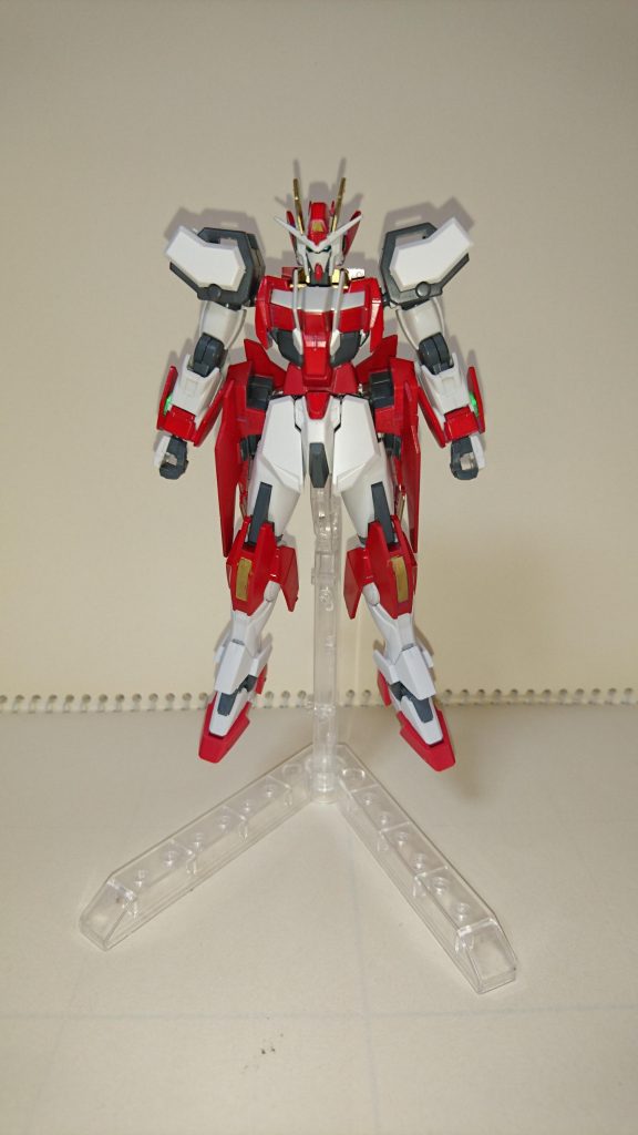 本体はダブルオーダイバーとストライクのミキシングです。