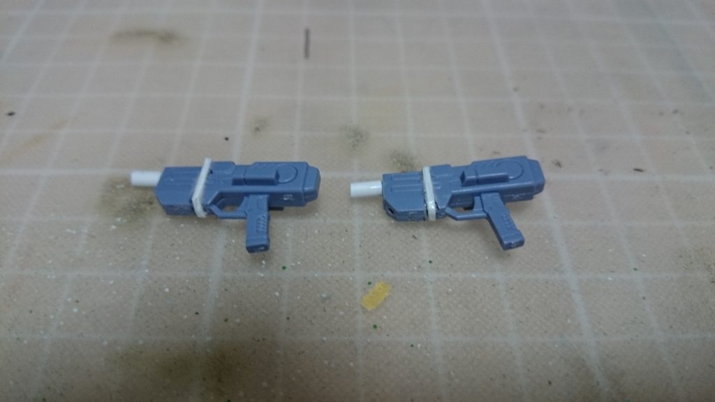 ビームライフルが小さかったのでプラ棒とプラ板で加工