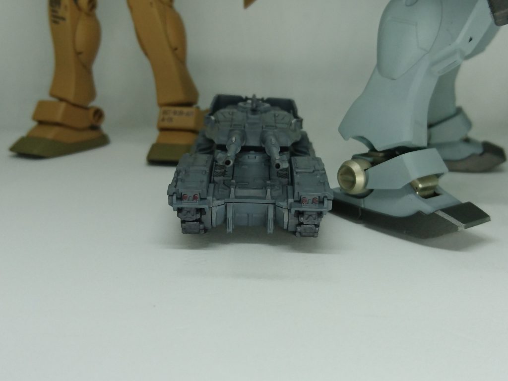 リアルな出来なんで写真で撮ると大きく見えますけど実際はメチャンコ小さいです。何せHGサイズなんで